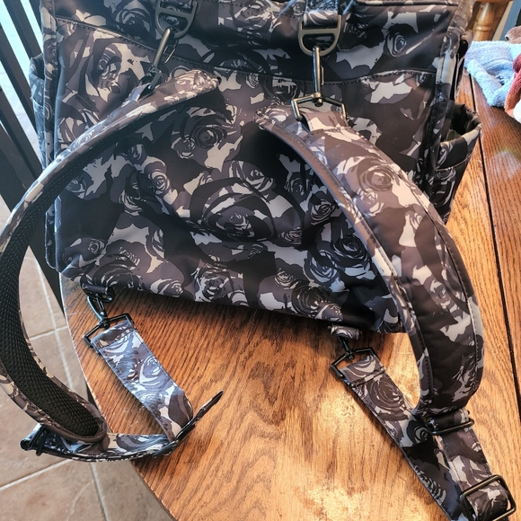 Ju-ju-be BFF Black Petals - Picture 4 of 4